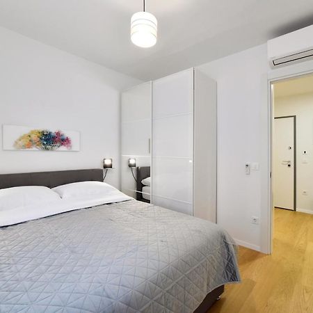 Ophelia Apartment With Parking Zágráb Kültér fotó