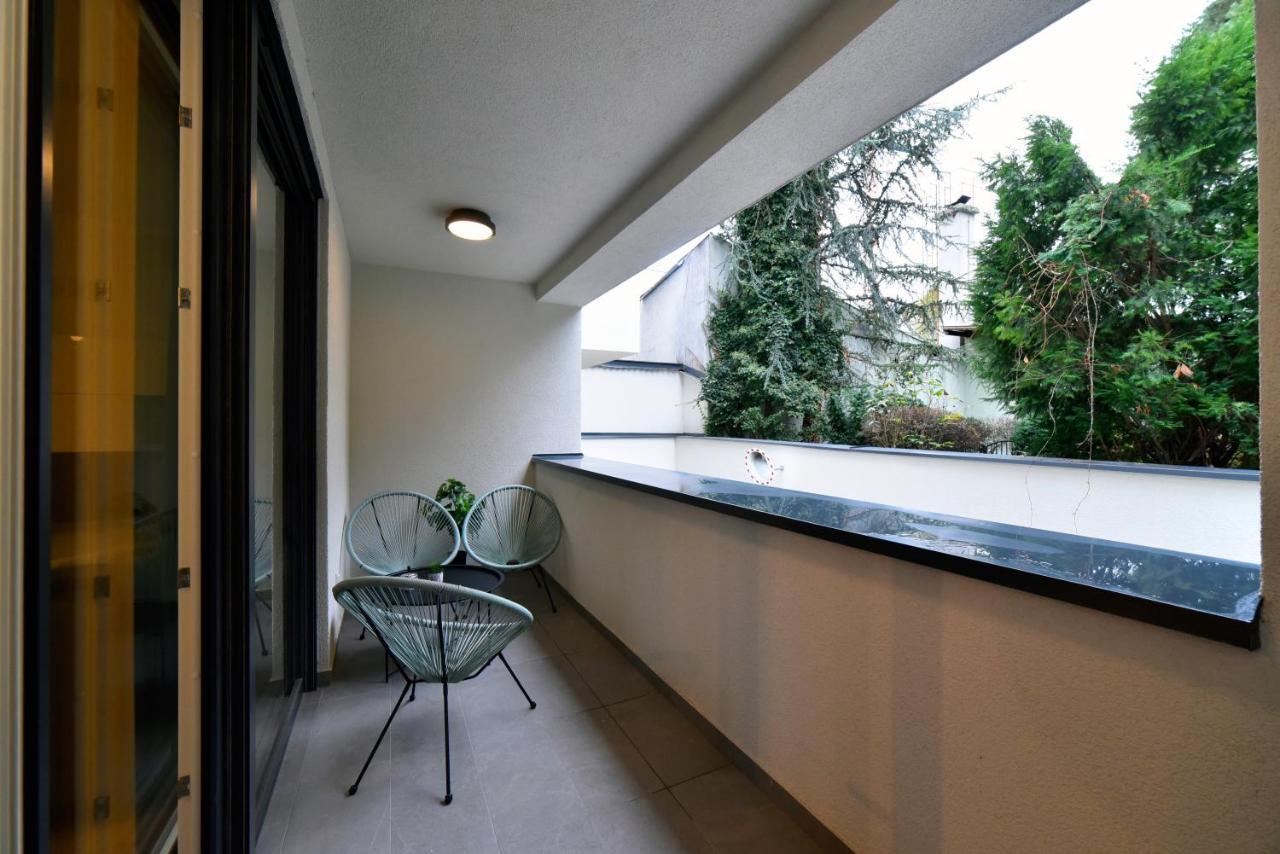 Ophelia Apartment With Parking Zágráb Kültér fotó